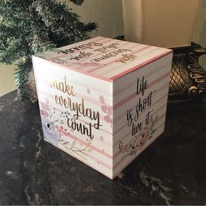 Inspirational Quote Cube.  6 quotes. Metallic gold lettering, stripes & …